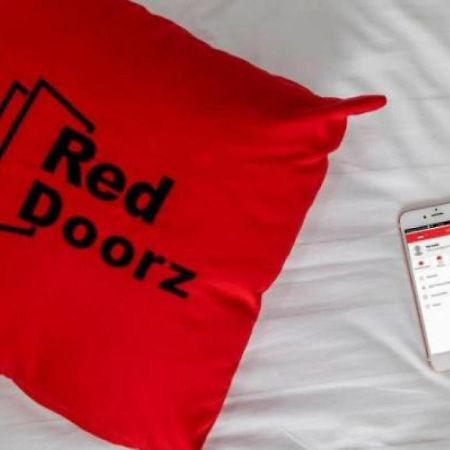 Reddoorz Plus @ Karet Setiabudi Jakarta Exteriör bild