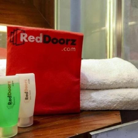 Reddoorz Plus @ Karet Setiabudi Jakarta Exteriör bild