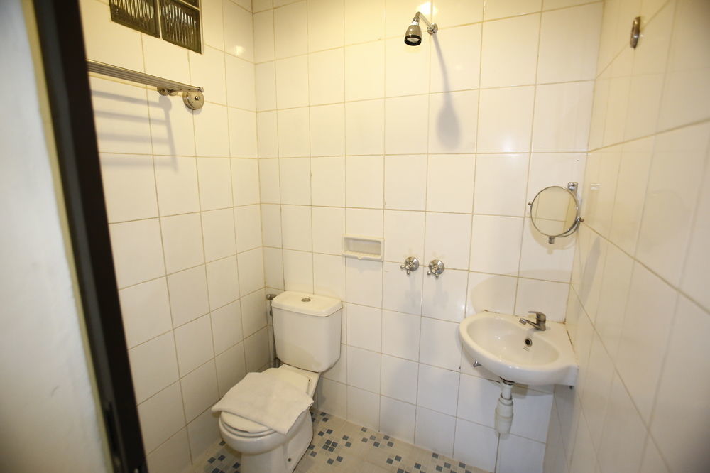 Reddoorz Plus @ Karet Setiabudi Jakarta Exteriör bild