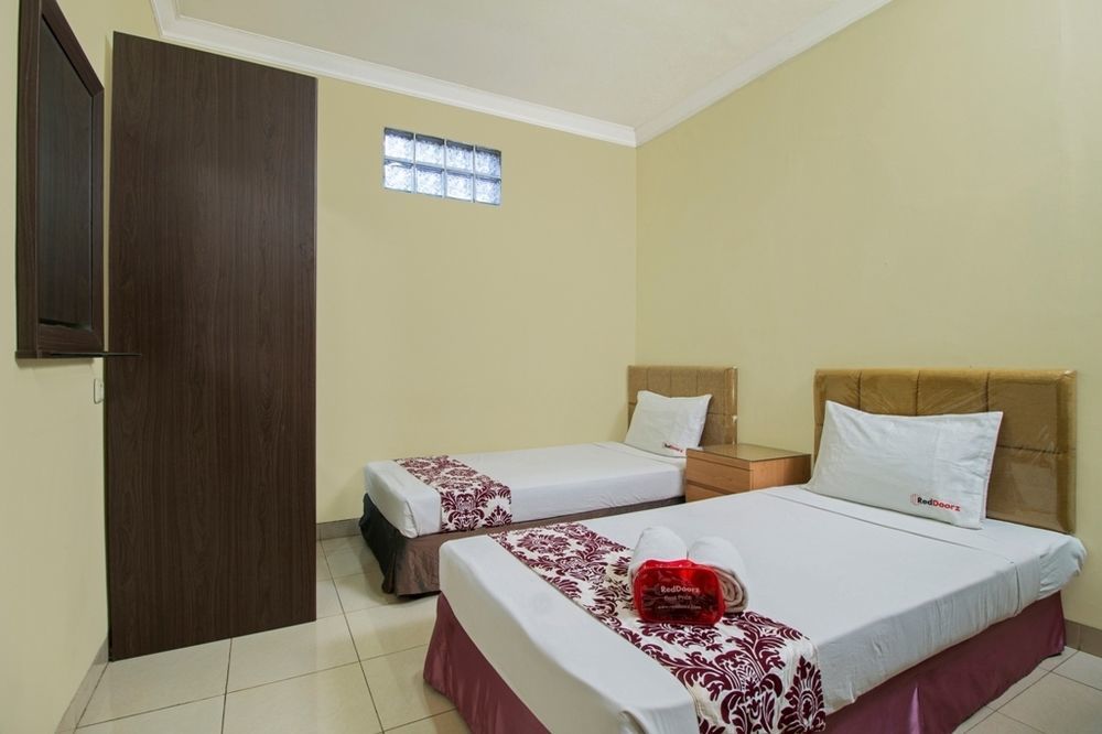 Reddoorz Plus @ Karet Setiabudi Jakarta Exteriör bild