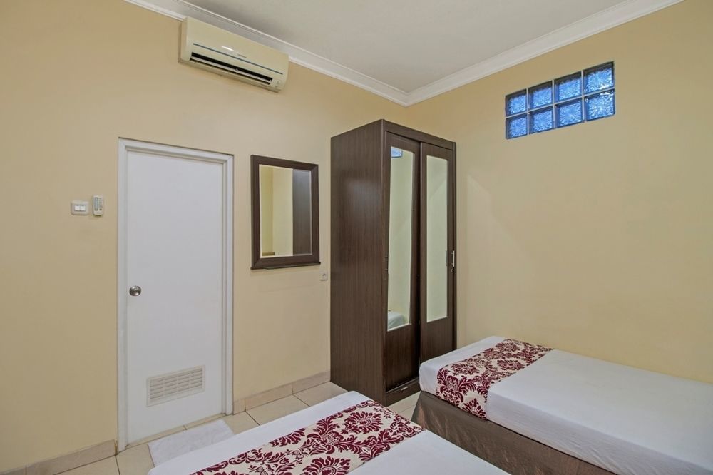 Reddoorz Plus @ Karet Setiabudi Jakarta Exteriör bild