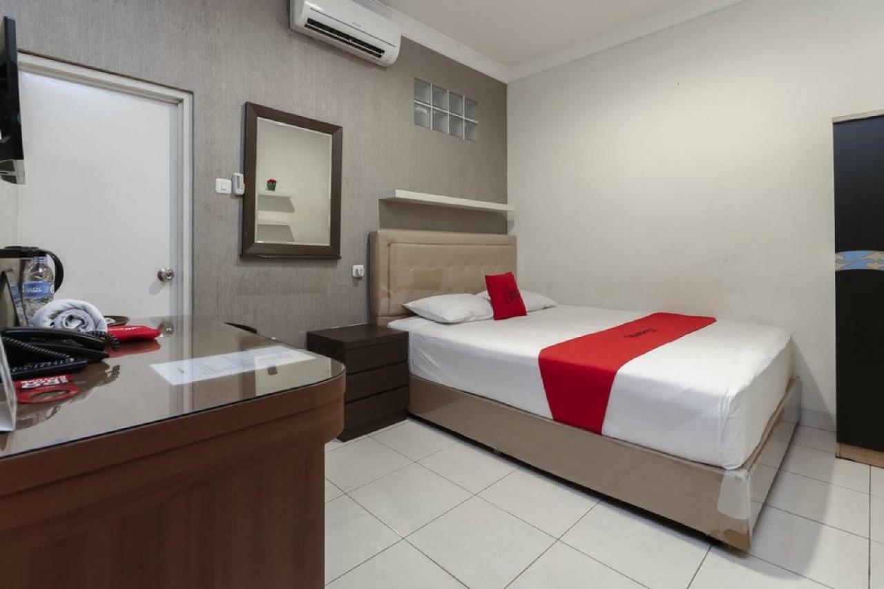 Reddoorz Plus @ Karet Setiabudi Jakarta Exteriör bild