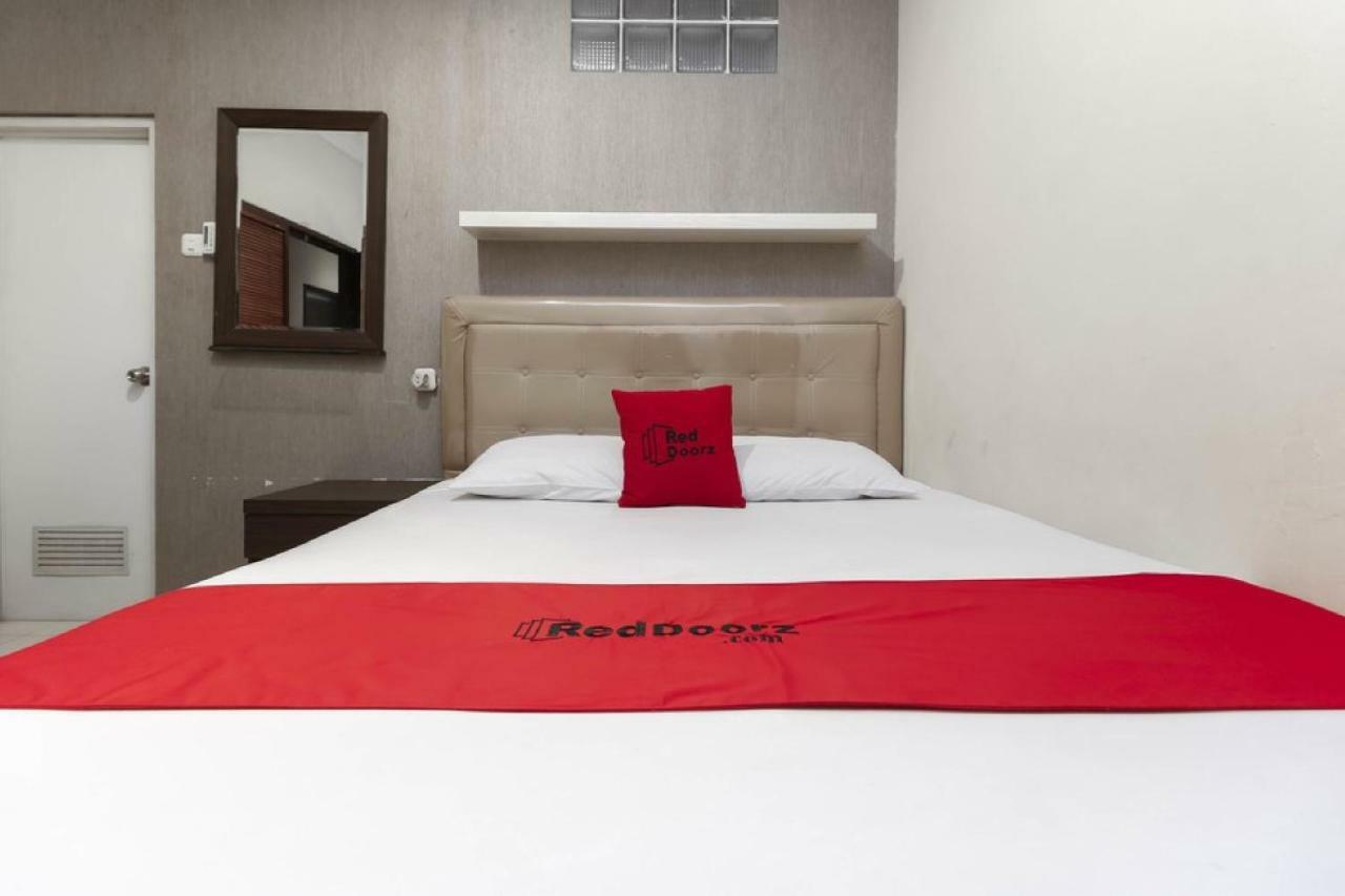 Reddoorz Plus @ Karet Setiabudi Jakarta Exteriör bild