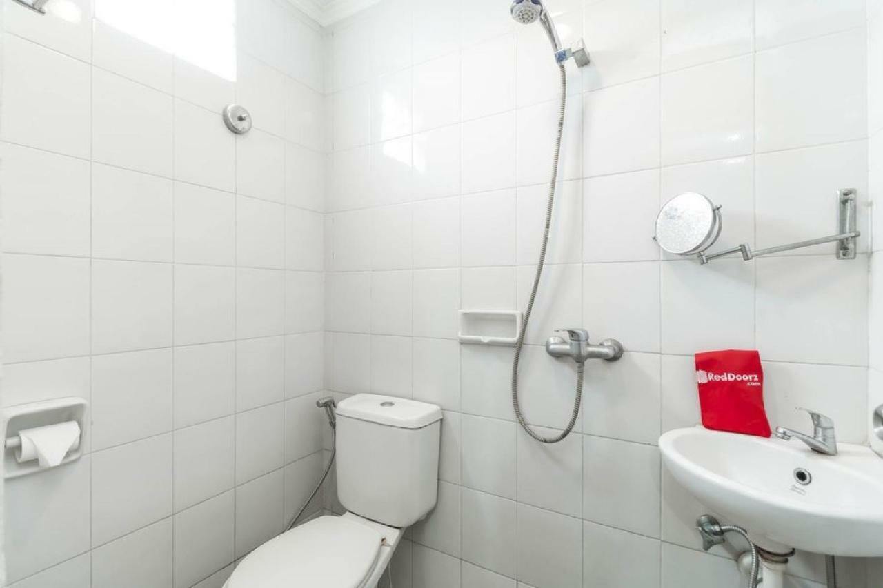 Reddoorz Plus @ Karet Setiabudi Jakarta Exteriör bild