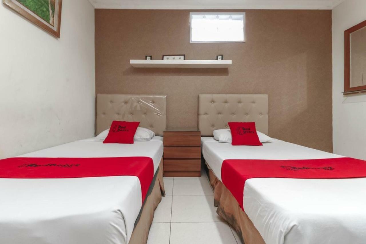 Reddoorz Plus @ Karet Setiabudi Jakarta Exteriör bild