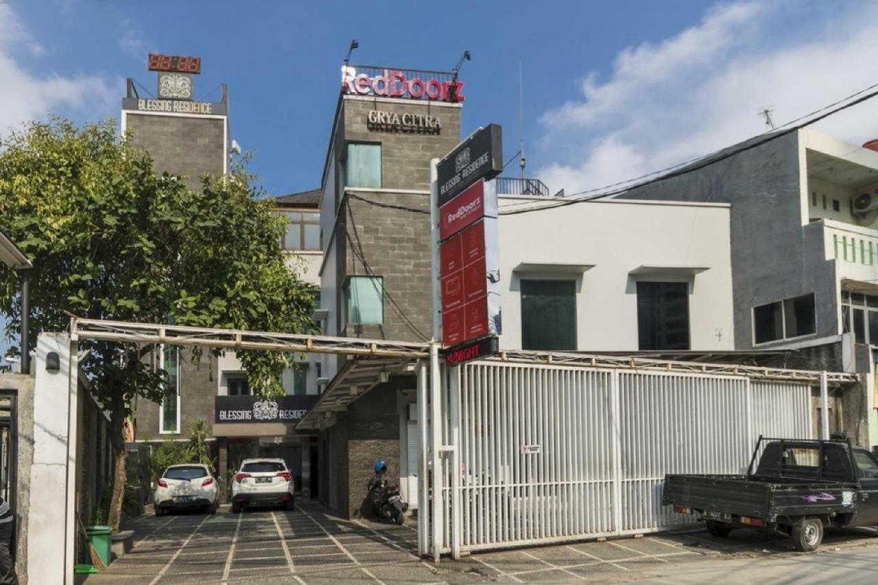 Reddoorz Plus @ Karet Setiabudi Jakarta Exteriör bild