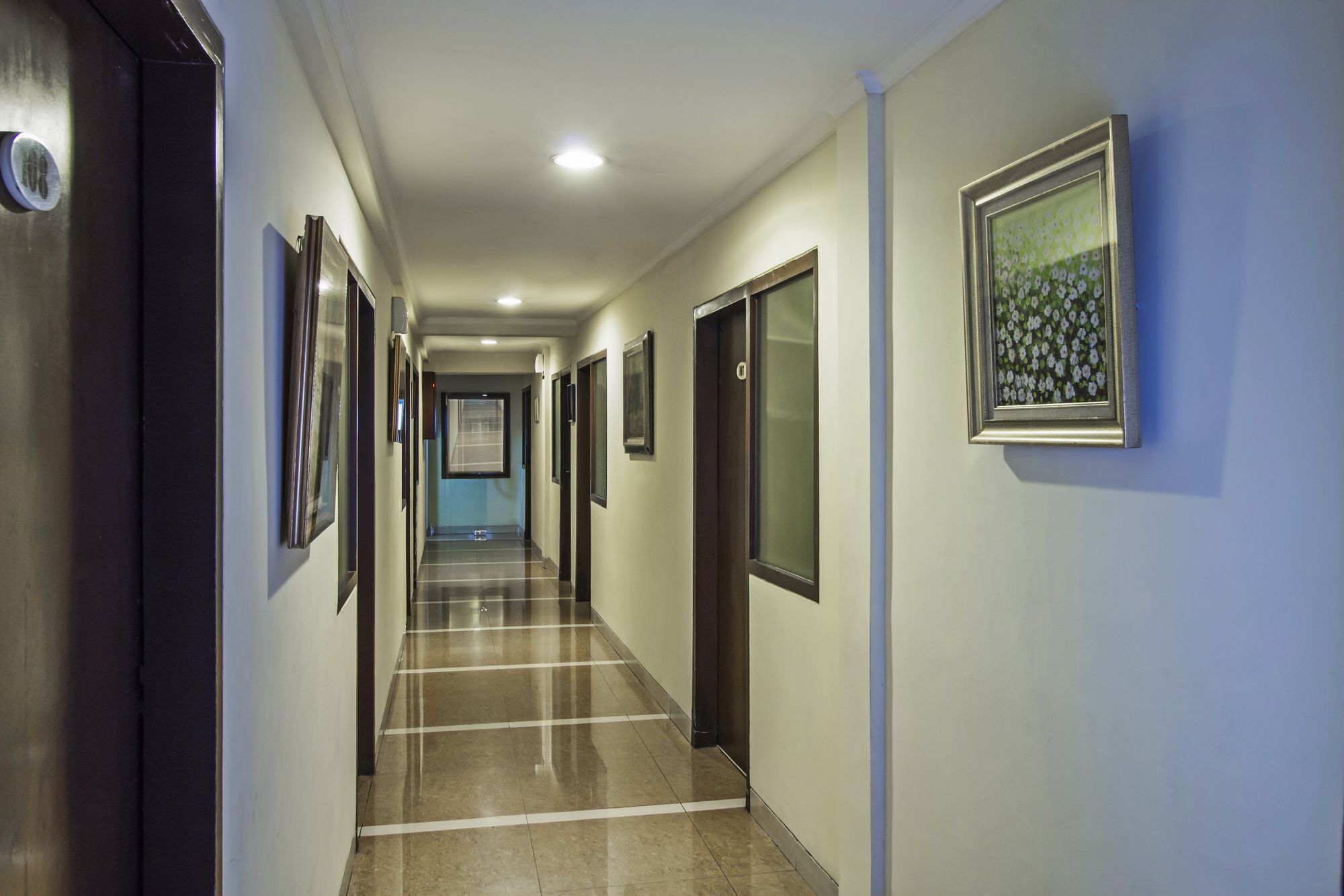 Reddoorz Plus @ Karet Setiabudi Jakarta Exteriör bild